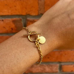 Bracelet chaîne fine dorée médaille "Lou"