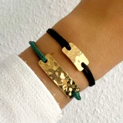 Bracelet mini plaque martelée doré