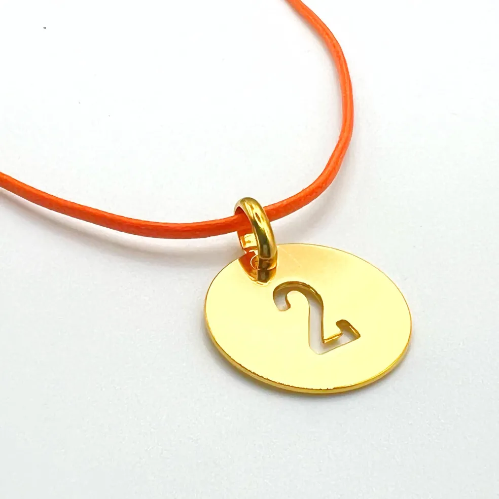 Collier chiffre doré