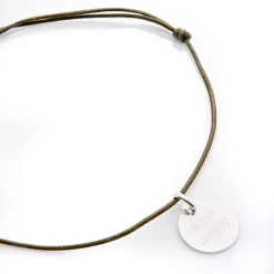 Collier pendant "Pain au chocolat"